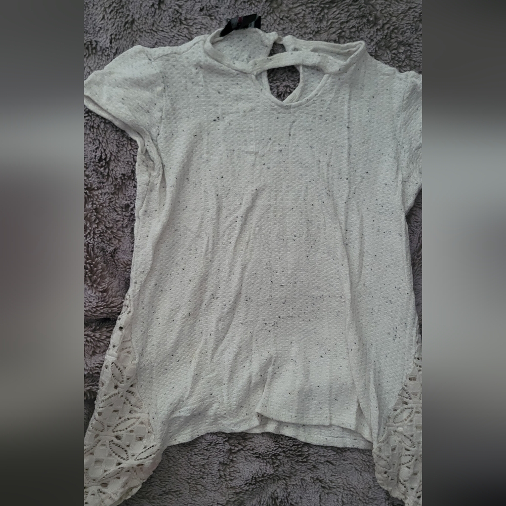 Amy Byer White Textured Women's Blouse